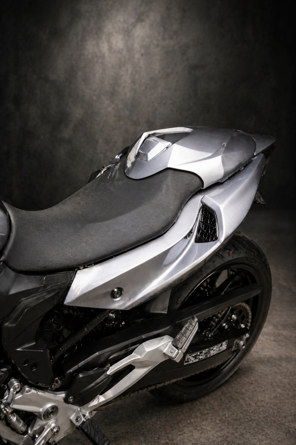 Coque arrière et capot de selle conçus et imprimés pour une BMW F900R