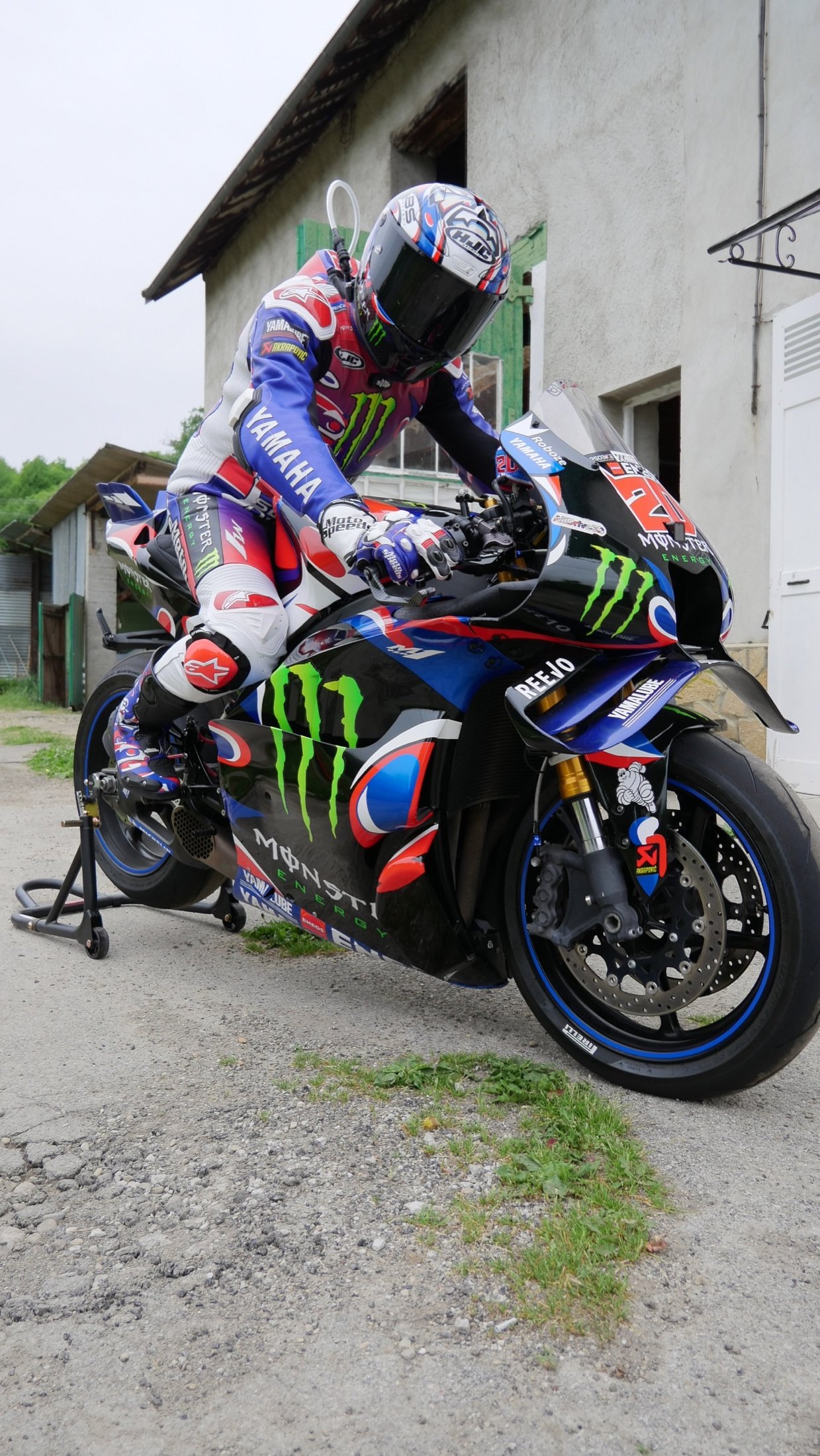 Réplique Yamaha M1 de Fabio Quartararo réalisée sur base de R1 2007