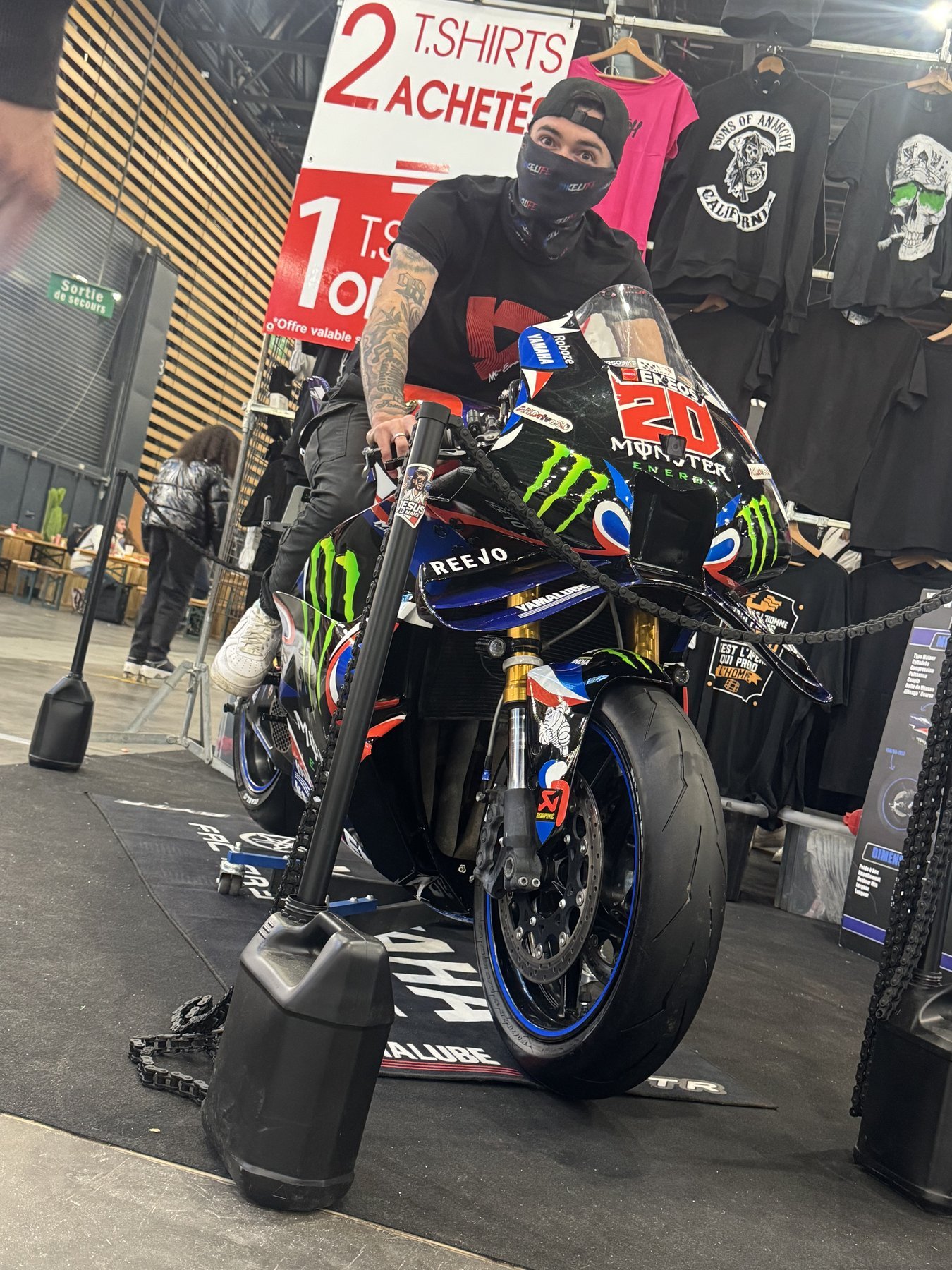 La réplique M1 exposée lors d’un événement moto