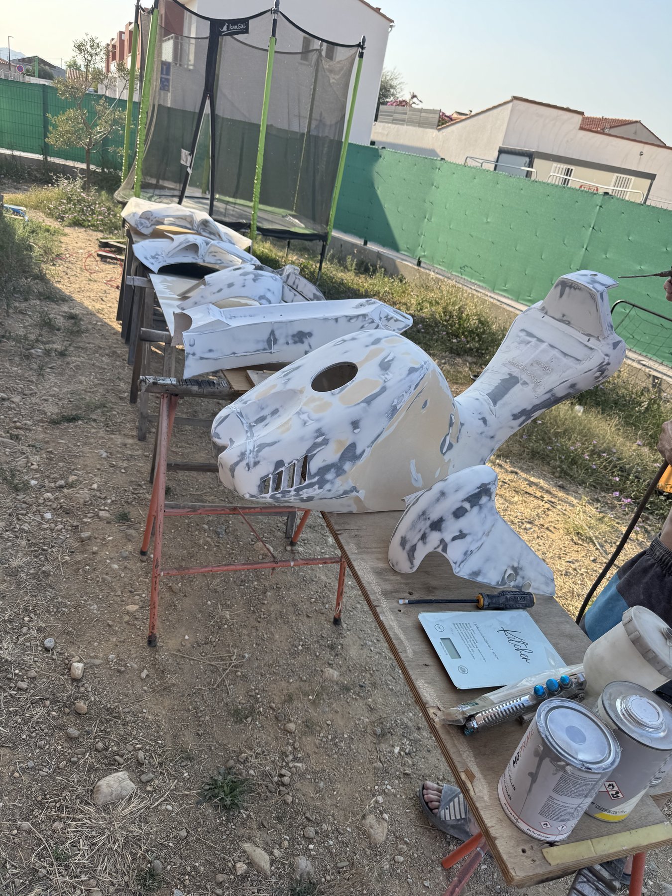 Carénages préparés et apprêtés avant mise en peinture