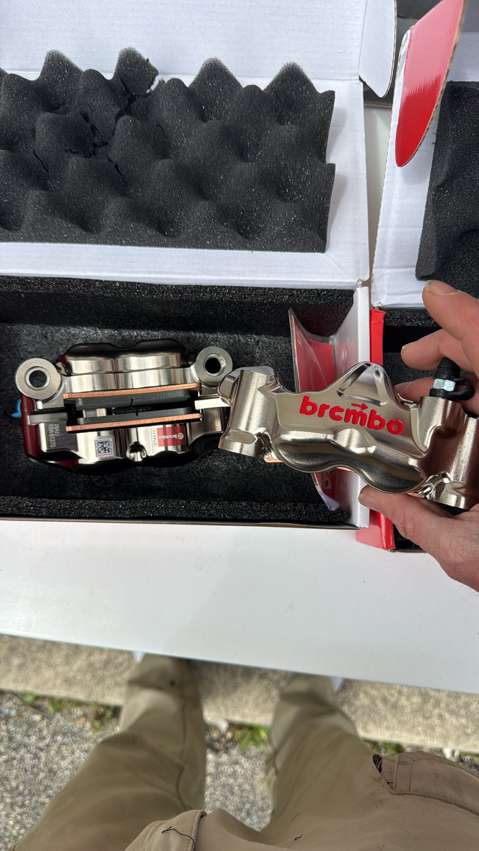 Détail de la finition usinée d’un étrier Brembo GP4RX CNC