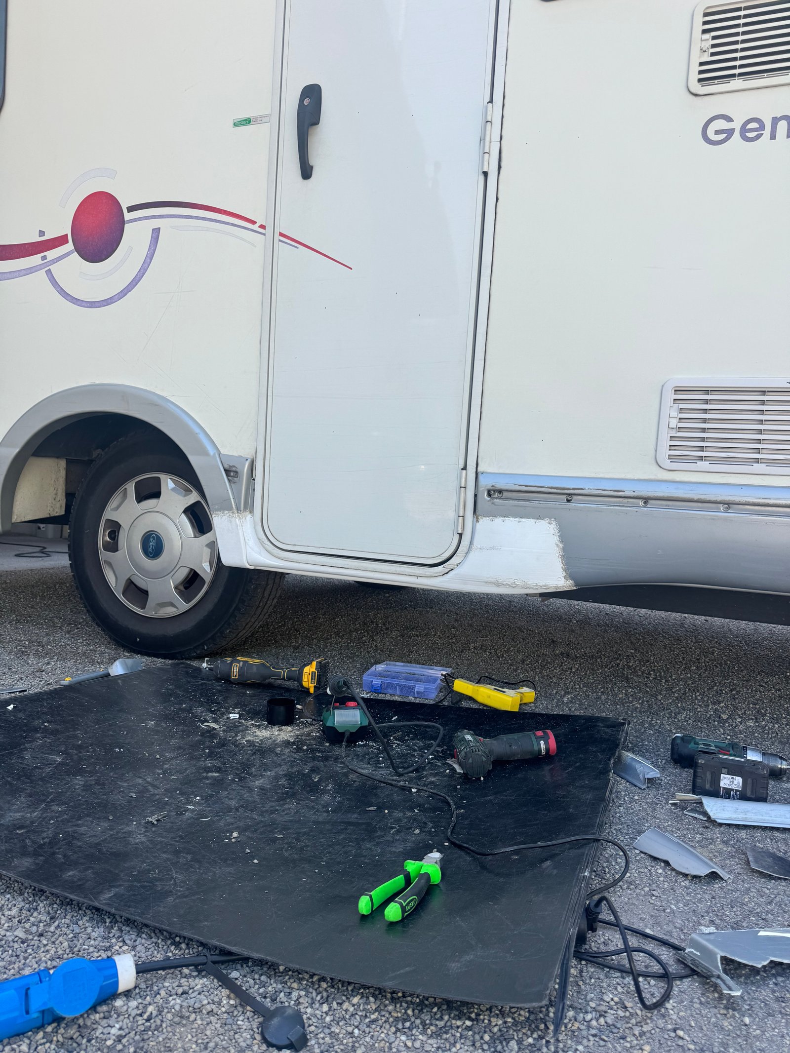 Réparation du bas de caisse d’un camping-car